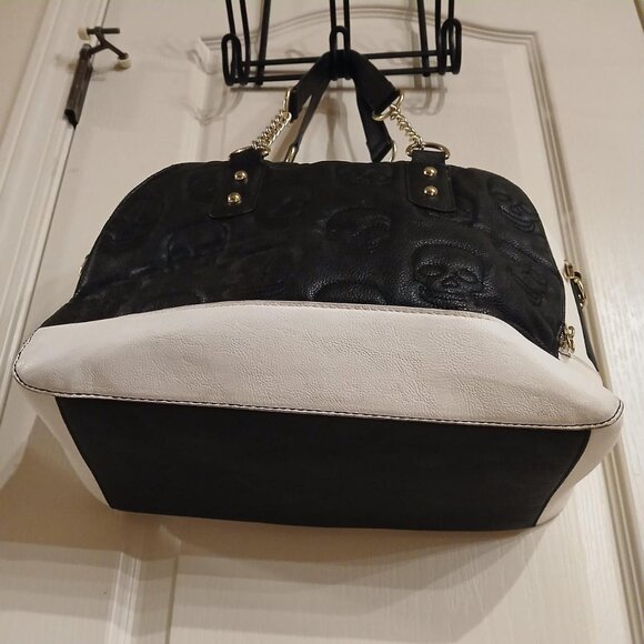 Betsey Johnson skull-embossed handbag, Skull Boss Bucket bag, Skullicious Tote - Picture 6 of 8